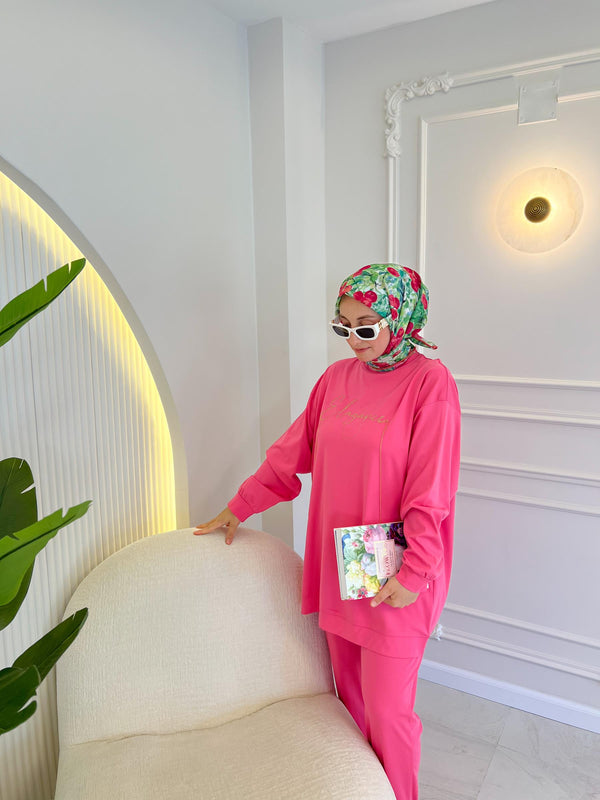 Pembe Nakış Ve Zincir Detaylı Takım