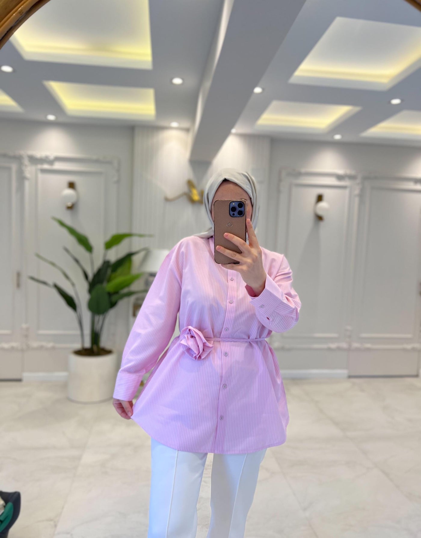Pembe 2789 Kuşağı Gül Motifli Gömlek