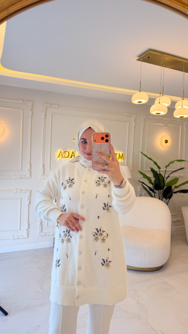 Beyaz Angora Pullu Nakışlı Hırka -140752