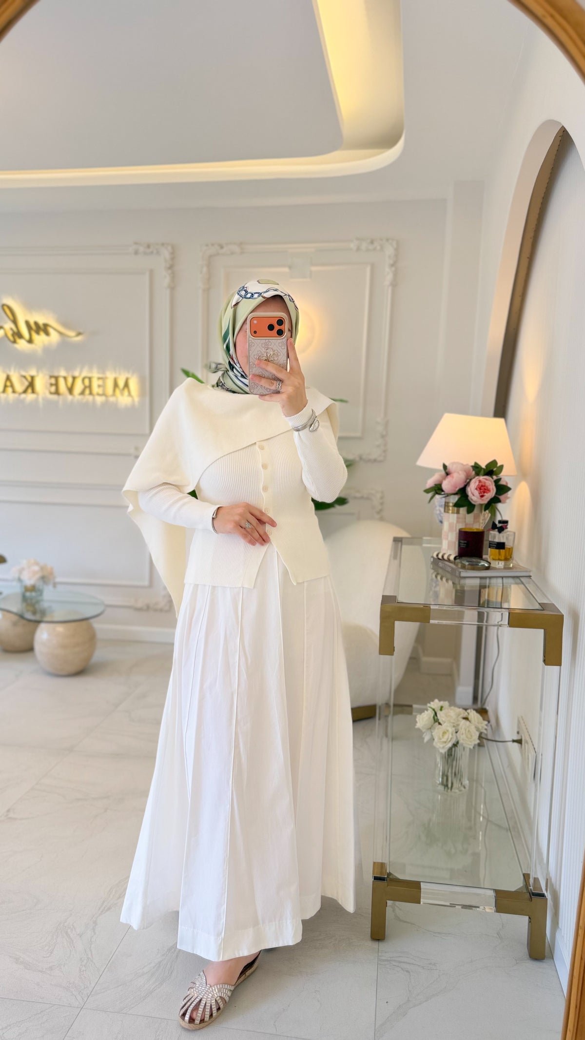 Beyaz Fitilli Düğmeli Kısa Hırka-146029