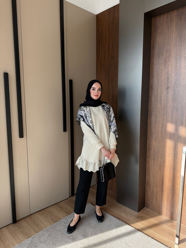 Bej MK Etek Uçu Dantelli Sweat