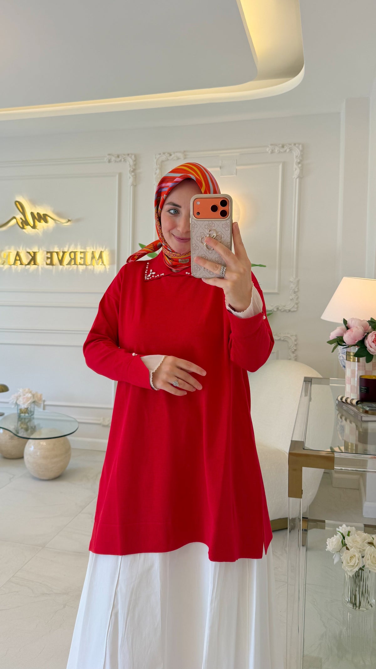 Kırmızı İnci Yaka Triko
