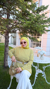 Beyaz Yırtmaç Detaylı Modal Pantolon