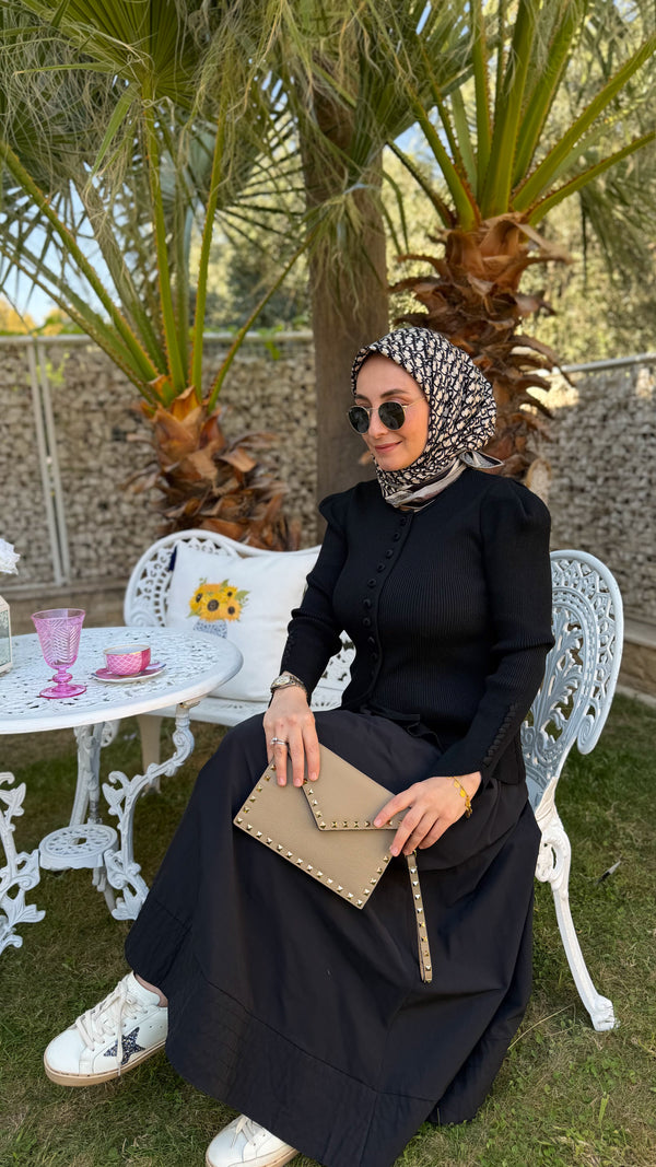 Siyah Düğme Detaylı Kollar Bağlamalı Kısa Hırka-140687