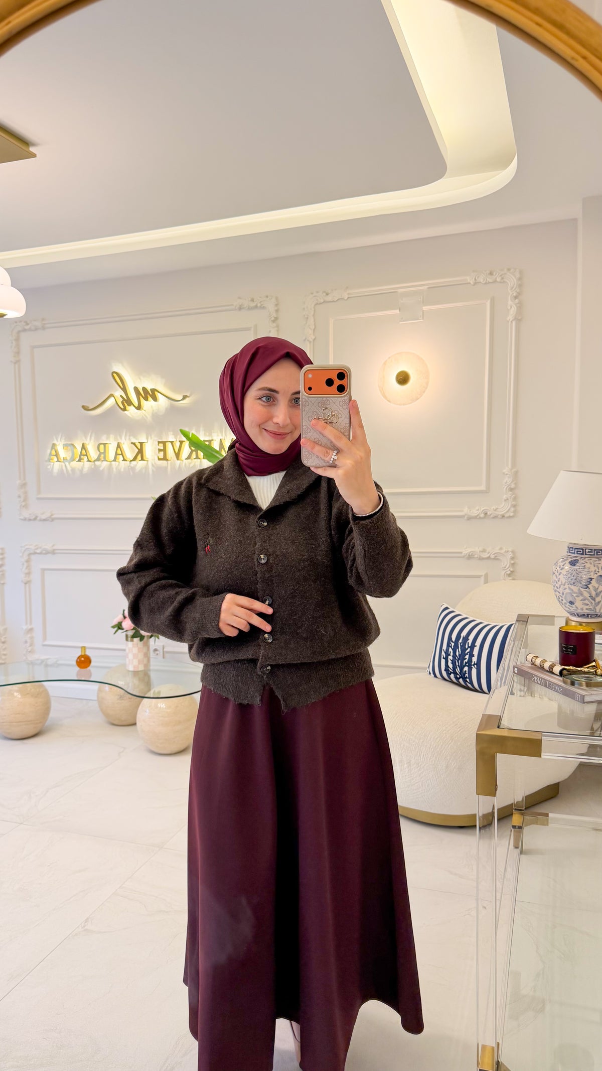 Kahverengi Düğmeli Yarımbalıkçı Kısa Hırka