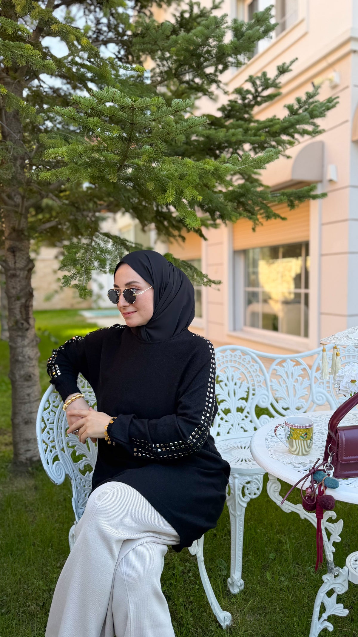Siyah Omuz Ve Kolları Taş Detay Triko -140713