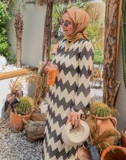 siyah krem siyah krem delik desenli triko elbise 3