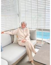 krem 4158 simli kapüşonlu triko takım