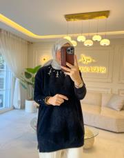 siyah yakası zarif taşlı yumoş tunik