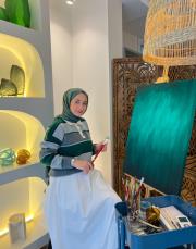 yeşil arma detaylı etek üstü çizgili triko 4