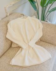 beyaz ön sipariş boncuk işlemeli yaka angora tunik